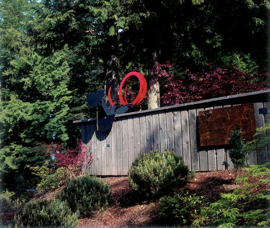 Garden sculpture by artist Benbow
Bullock