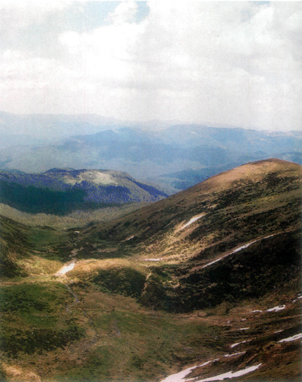 Czarnohora Range - a view from the
southern slope of the Hoverla peak