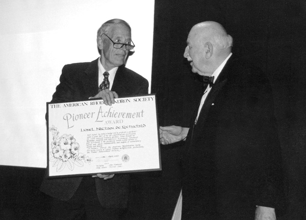 Citation for service presentation for
Lionel de Rothschild