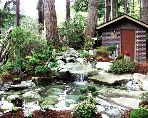  Tour H: Water feature
at Warren and Pat Berg's