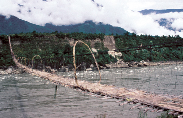 Suspension footbridge crossing
the Siang River