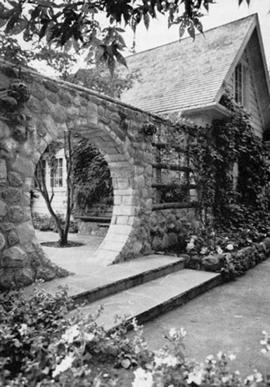 Moongate entrance to front door
forecourt to Norman Whittall residence