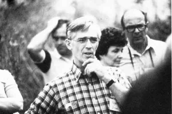 Roger Brown, addressing the 1983 
ASA National Meeting attendees